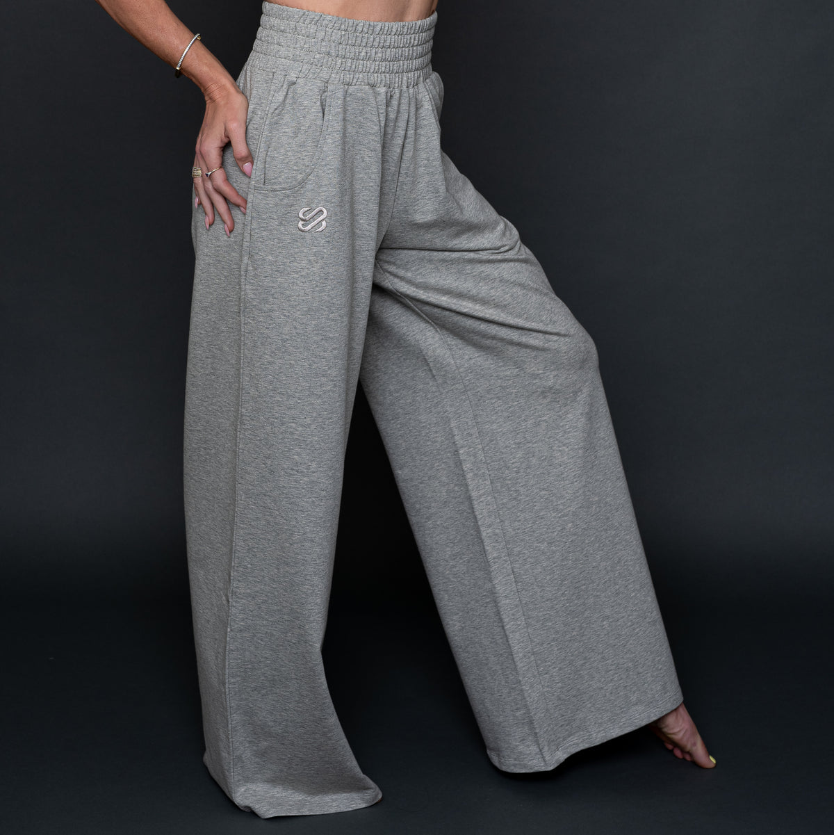 Chillax Pants High-Waisted Fit